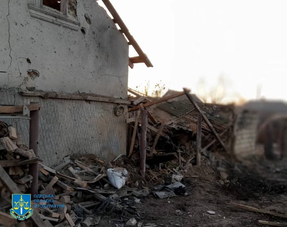 Руйнування внаслідок обстрілу Одеської області вночі 17 січня 2025 року.