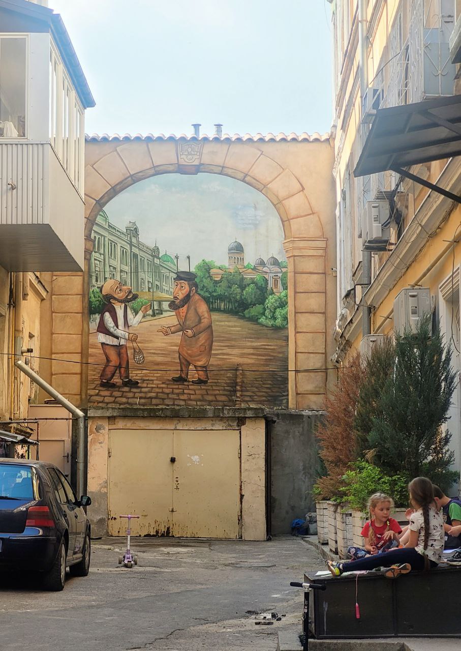 Дворик на улице Пастера, 19.