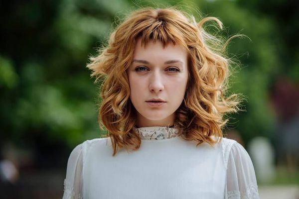 Марися Нікітюк презентує свою поетичну збірку.