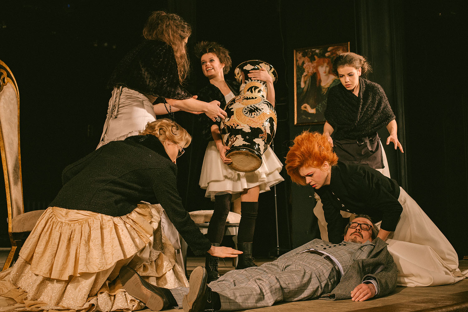 Спектакль "Тайна семейства Рейвенскрофт".