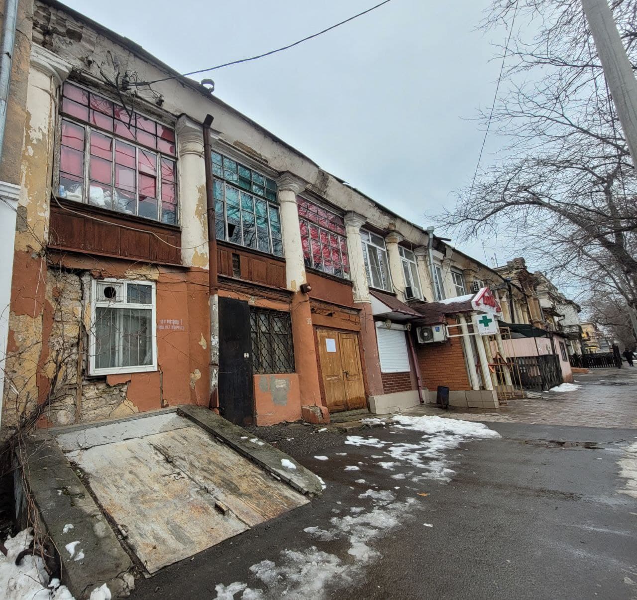 Торговые ряды Жевахова, улица Конная 34-36 в наши дни.