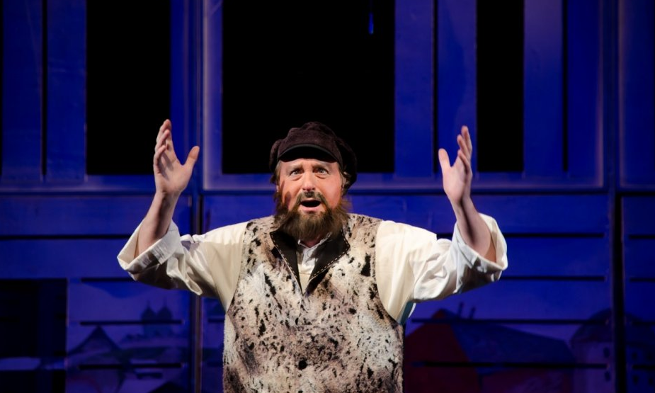 Мюзикл "Скрипач на крыше".