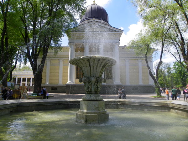 Соборна площа.