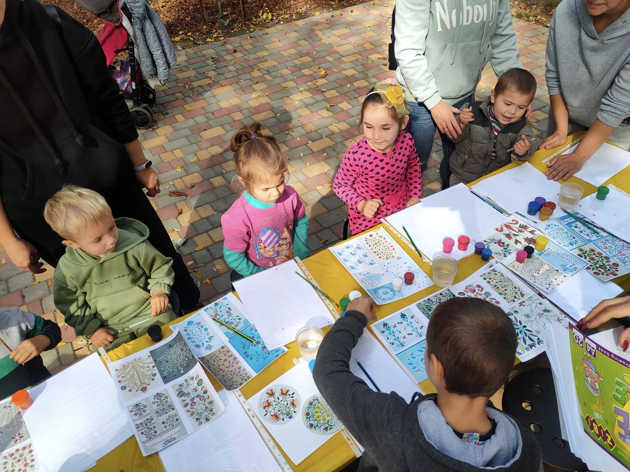Ярмарка, организованная фондом Дмитрия Еганова "Счастливое детство".