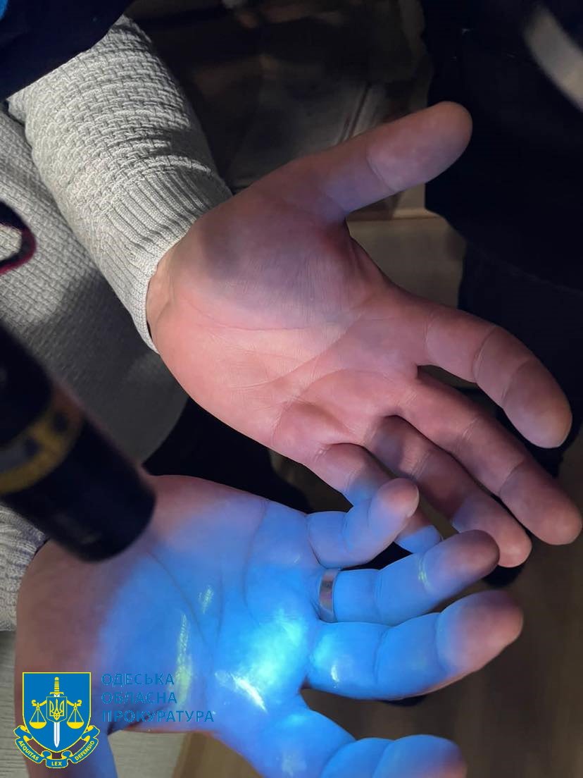 СБУ разоблачила начальника Одесской таможенной лаборатории во взятничестве.