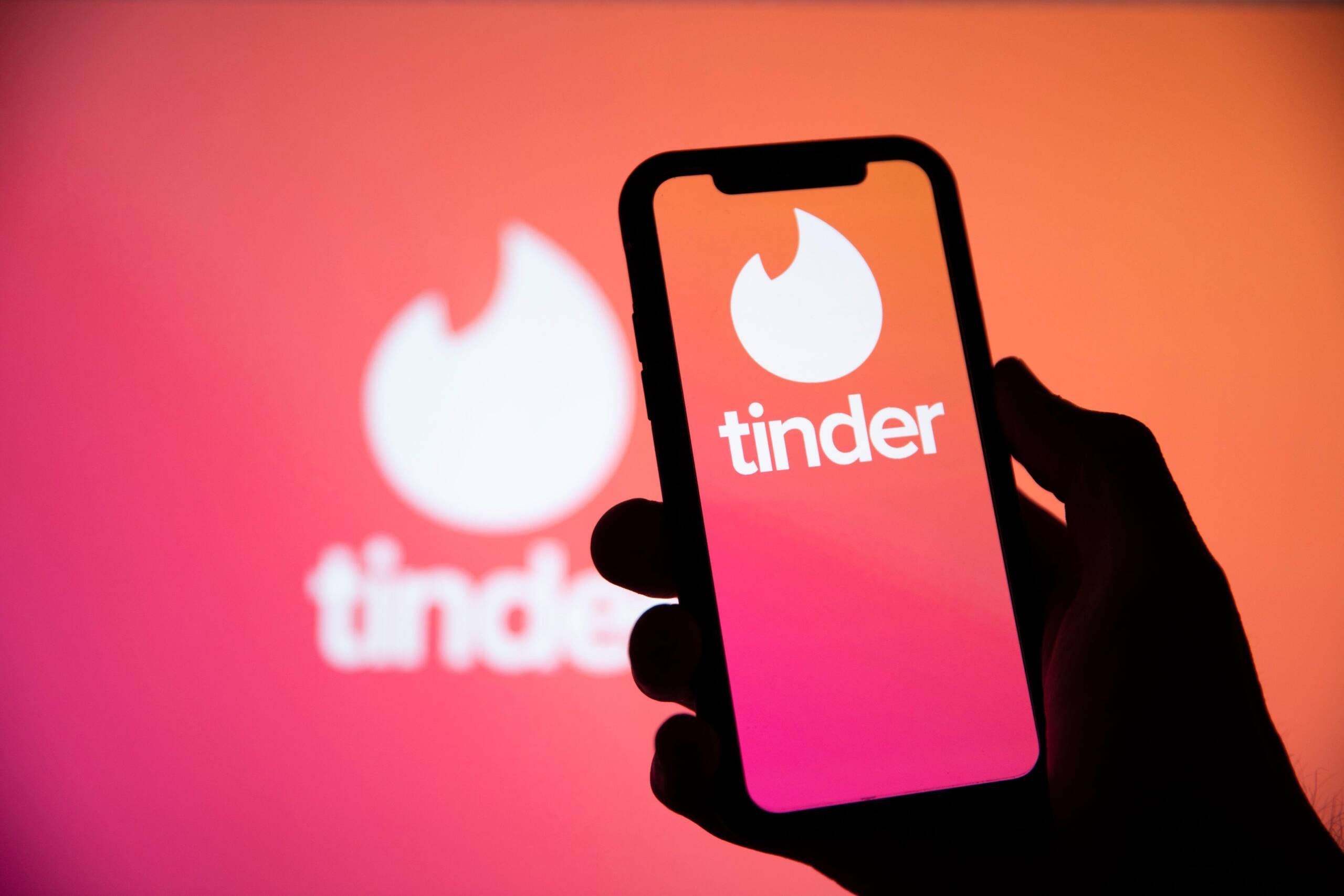 В Одессе покажут спектакль "Тебя ждет Tinder-сюрприз".