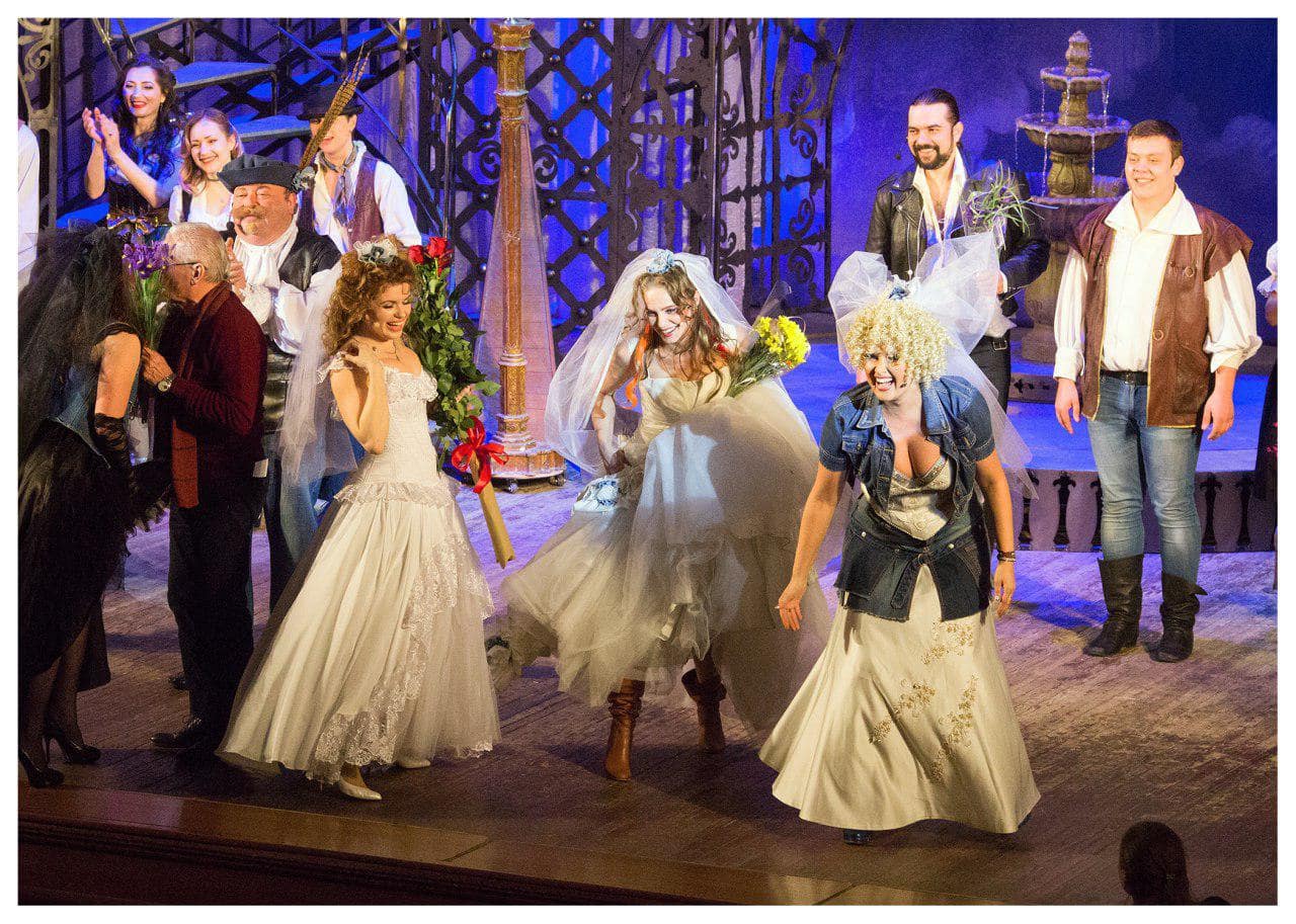 Спектакль "Укрощение строптивых".