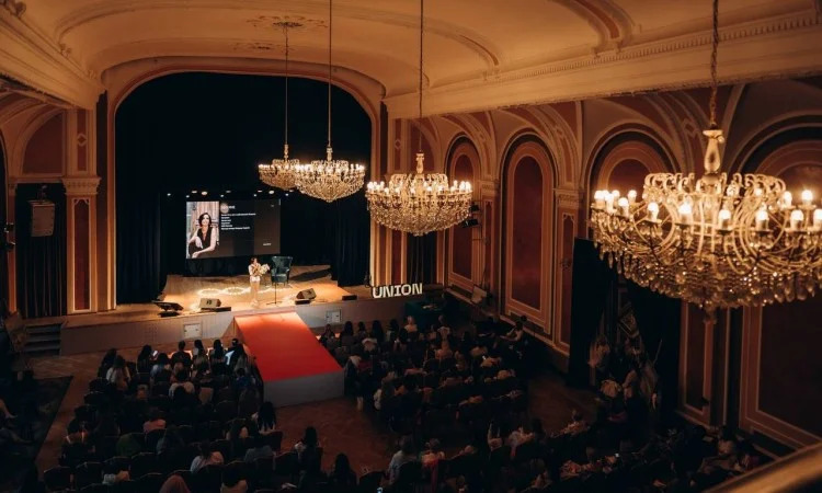 Ukrainian Women Festival Diva.