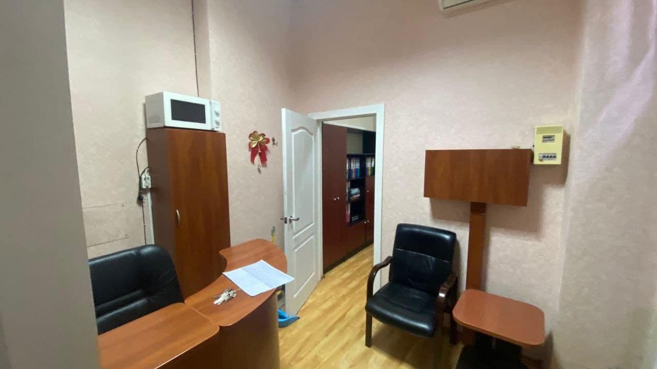 Нежилое помещение на Французском бульваре, 89 могут отдать в аренду за гривну.