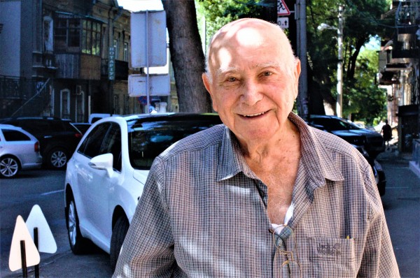 Писатель Аркадий Хасин.