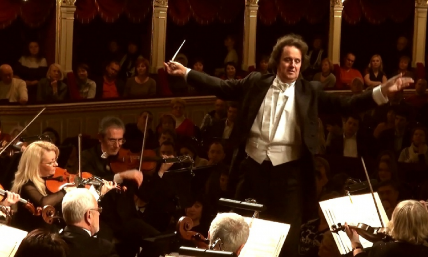 Праздничный концерт "Вальсы, польки, марши" Иоганна Штрауса.