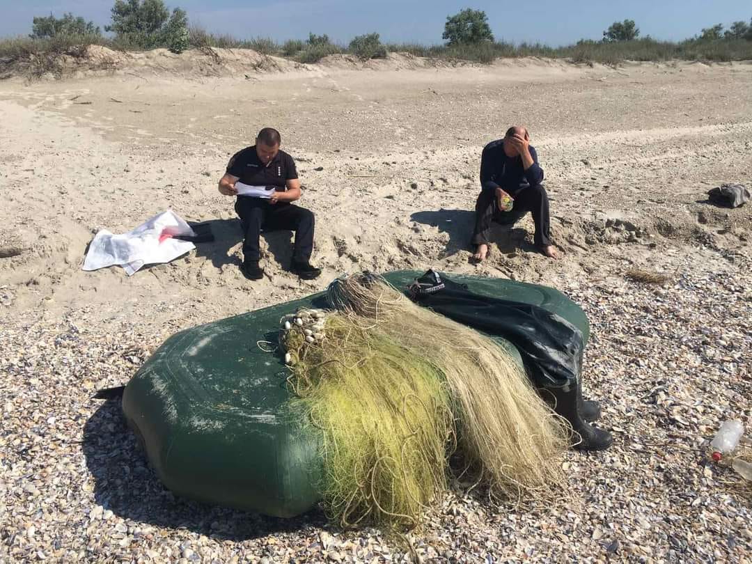В нацпарке в Одесской области браконьеры, несмотря на запрет, выловили крабов и более десятка скатов.