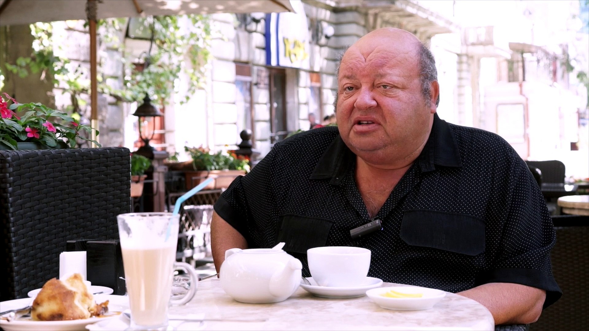 Режиссер спектакля "Энтони" Олег Школьник.