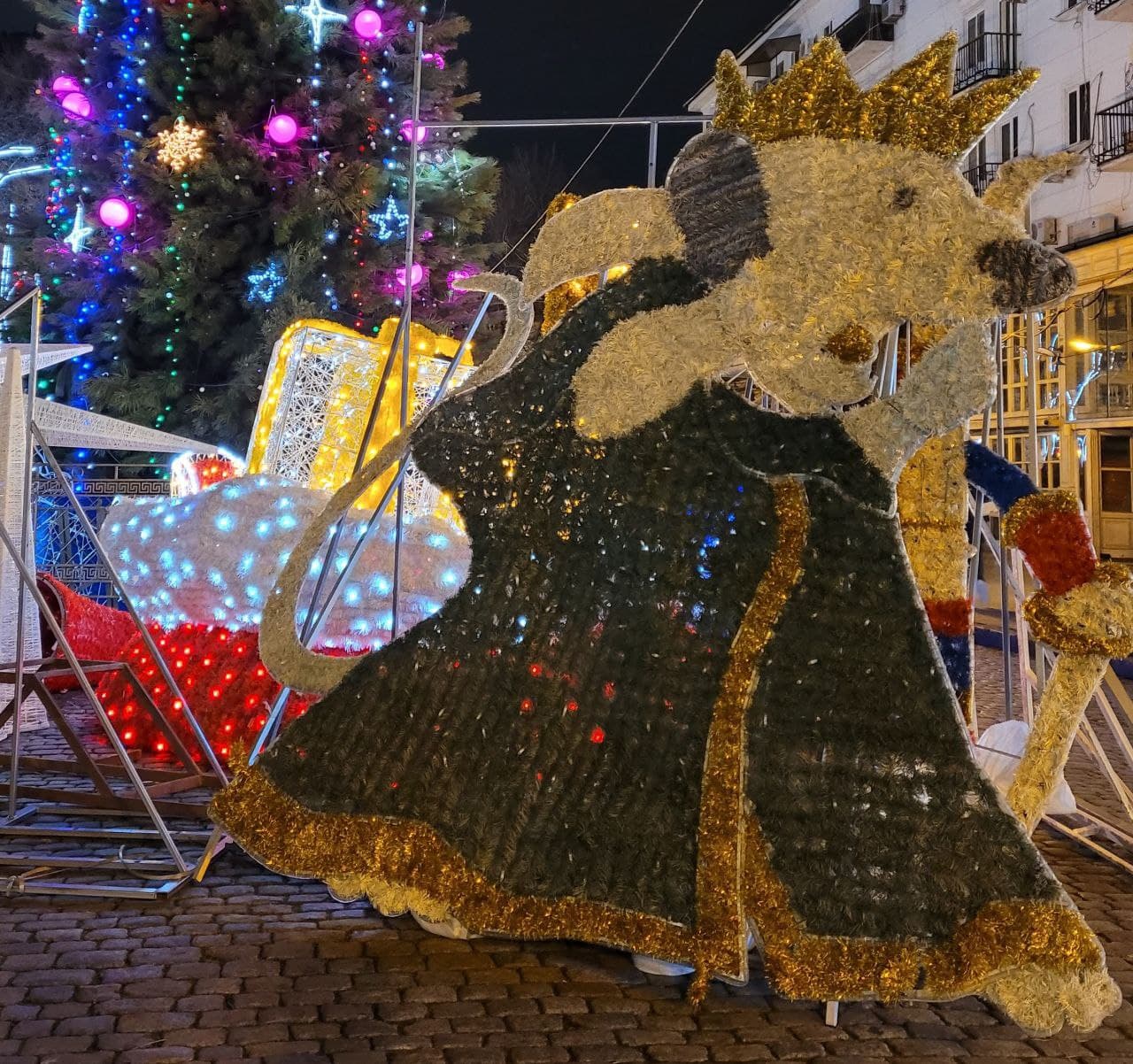 Мышиный король. Инсталляция "Щелкунчик".