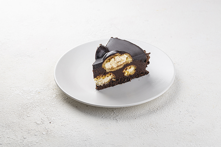 Торт "Шоколадный эклер" в кафе "Пузата хата".