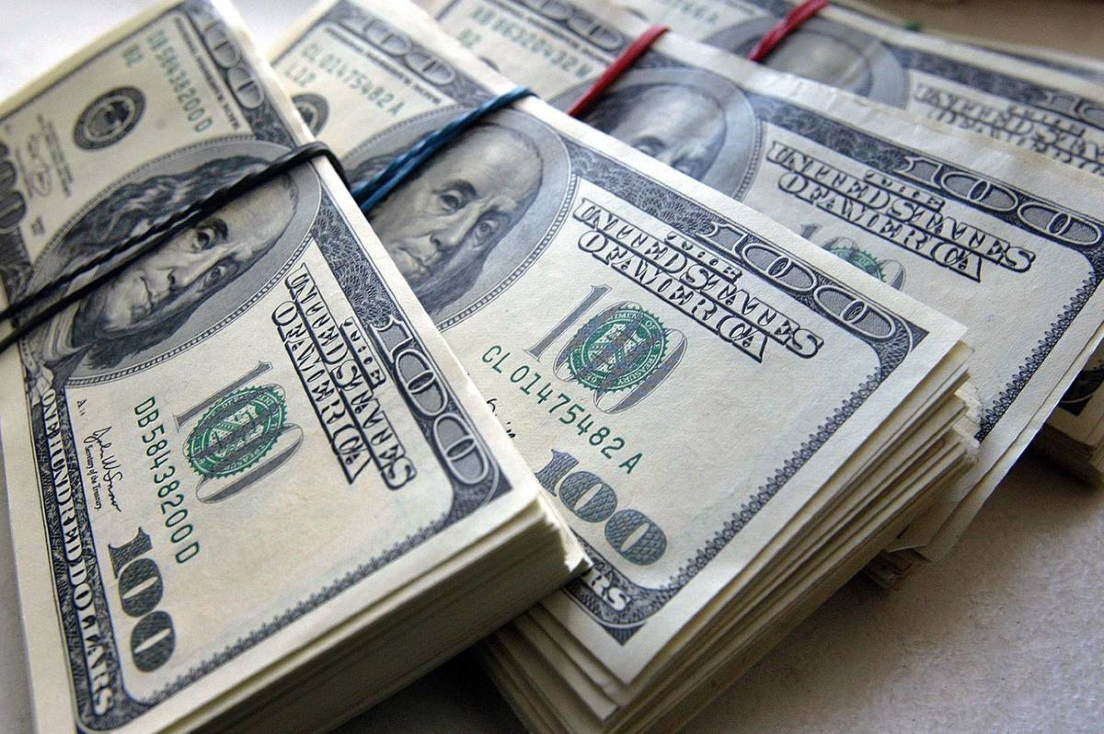 В начале осени курс на наличном рынке подскочил до 45 UAH/USD из-за дефицита кэш-валюты.