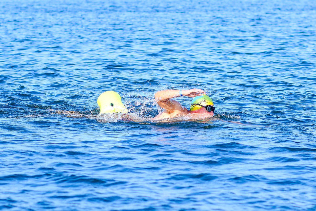 Украинец планирует преодолеть 25 километров вплавь для сбора на ВСУ -