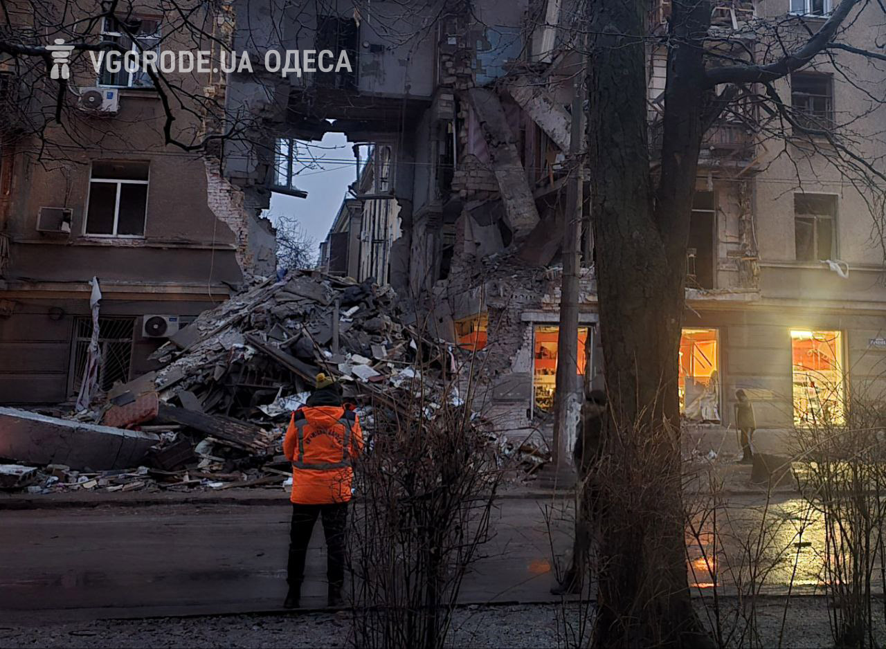 Будинок на вулиці Прохорівській після обстрілу.