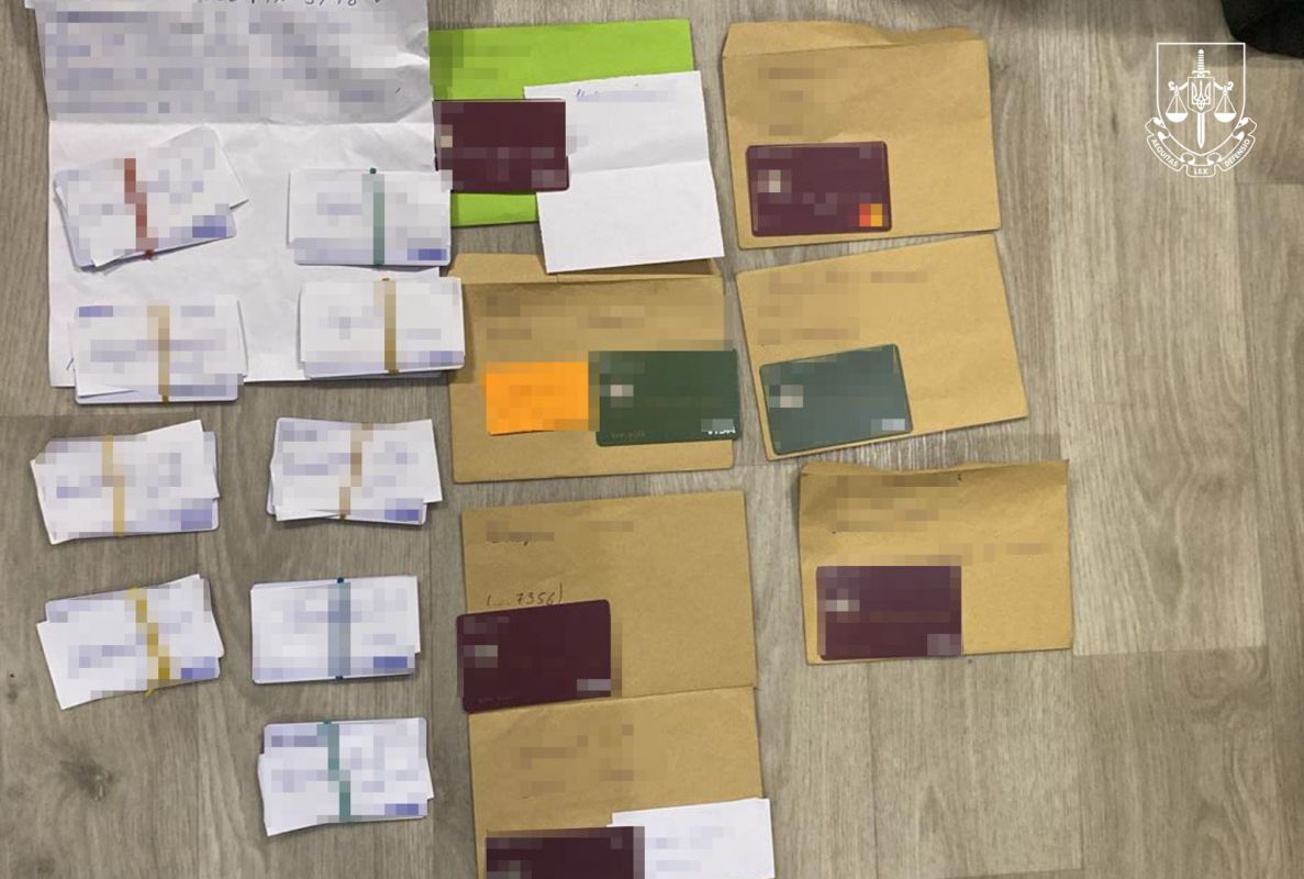 Вещественные доказательства, обнаруженные во время обысков.