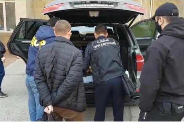 Похитили 25-летнего парня: под Одессой задержали бандитов  фото
