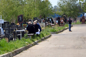 Радоница в Одессе: как работали кладбища, несмотря на карантин  фото 28