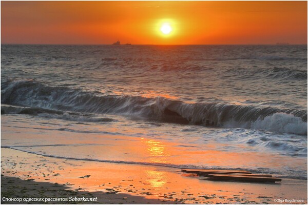 Утро на одесском пляже: cмотри, как прекрасны рассветные волны фото 11