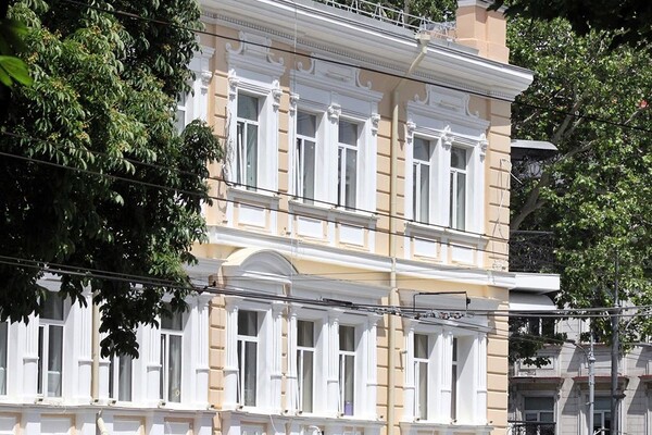 Ищи в центре: в Одессе отреставрировали еще один дом  фото 7