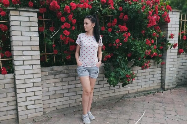 Невероятный запах и десятки фотолокаций: как в Одессе цветут розы фото 7