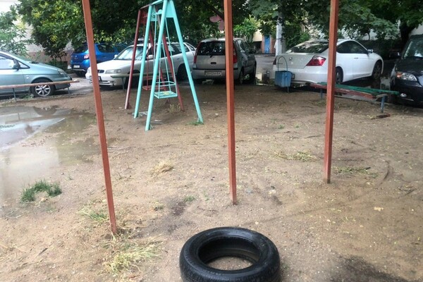 Убогоустройство: на Пишоновской построили странную детскую площадку  фото 13