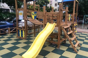 Убогоустройство: на Пишоновской построили странную детскую площадку  фото 16