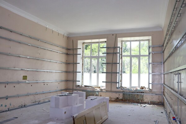 В Одессе продолжается ремонт Еврейской больницы: что сейчас делают рабочие фото 12