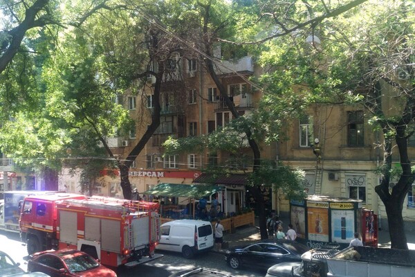 На Польской горела квартира в трехэтажном доме: людей эвакуировали  фото 2