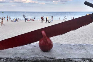 Искусство, которое мы заслужили: на одесских пляжах появились причудливые арт-объекты  фото 7