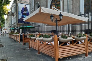 Обнаглели вкрай: кафе и рестораны, которые захватили тротуар в центре Одессы фото