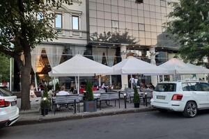 Обнаглели вкрай: кафе и рестораны, которые захватили тротуар в центре Одессы фото 6