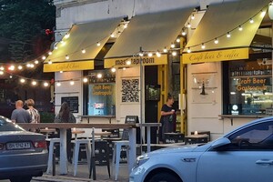 Обнаглели вкрай: кафе и рестораны, которые захватили тротуар в центре Одессы фото 11