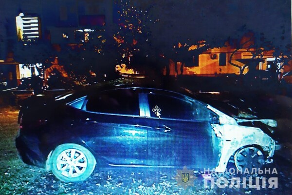 Ночь &quot;с огоньком&quot;: в Одессе сгорели три автомобиля фото
