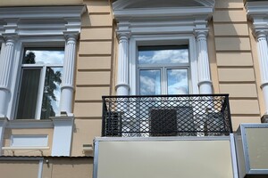Портят вид: владельцев фасадных квартир в центре Одессы просят убрать кондиционеры  фото 3