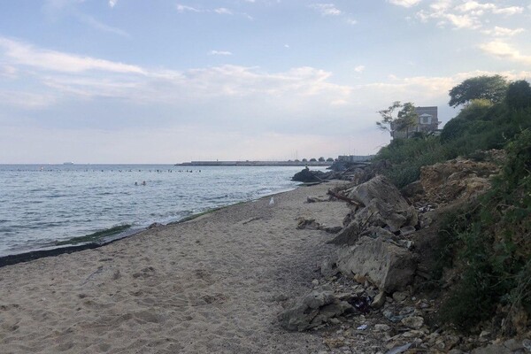Полупустой пляж и опасный склон: все про одесскую Черноморку  фото 46
