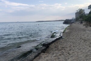 Полупустой пляж и опасный склон: все про одесскую Черноморку  фото 66