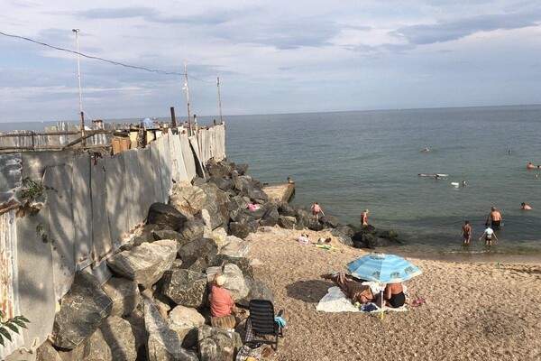 Полупустой пляж и опасный склон: все про одесскую Черноморку  фото 80