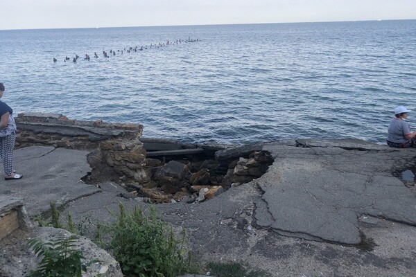 Полупустой пляж и опасный склон: все про одесскую Черноморку  фото 84