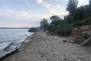 Полупустой пляж и опасный склон: все про одесскую Черноморку  фото 127