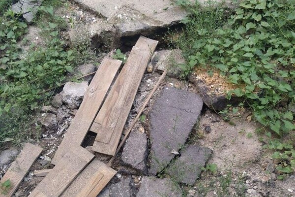 После замены водопровода: двор в центре Одессы оставили в аварийном состоянии фото 2