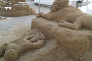На &quot;Ланжероне&quot; прошел Песочный фестиваль: посмотри, какие фигуры слепили участники фото 5