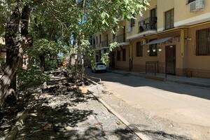 Не проедешь: в центре Одессы ремонтируют переулок  фото 5