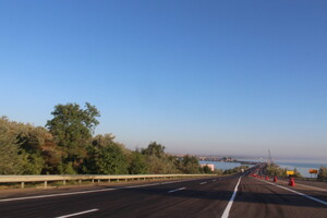 Пробки возвращаются: на мосту через Хаджибеевский лиман снова перекрыли полосы фото 1