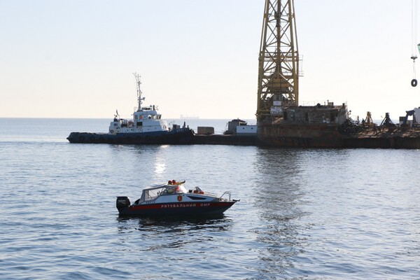 Delfi уже в Черноморске: Госэконспекция назвала сумму ущерба от танкера  фото 11
