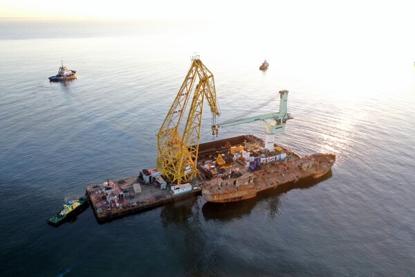Delfi уже в Черноморске: Госэконспекция назвала сумму ущерба от танкера  фото 16