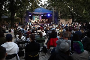 Музыкальный праздник под открытым небом: как в Одессе прошел JazzFest фото 1